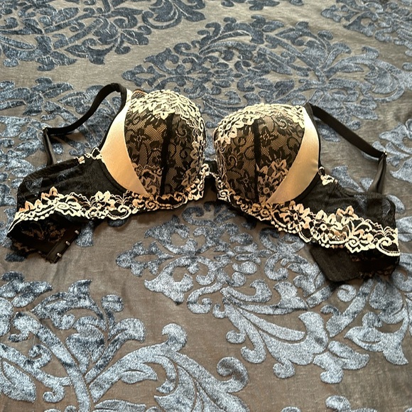 Bralette. Brand new. 38D - Picture 1 of 2